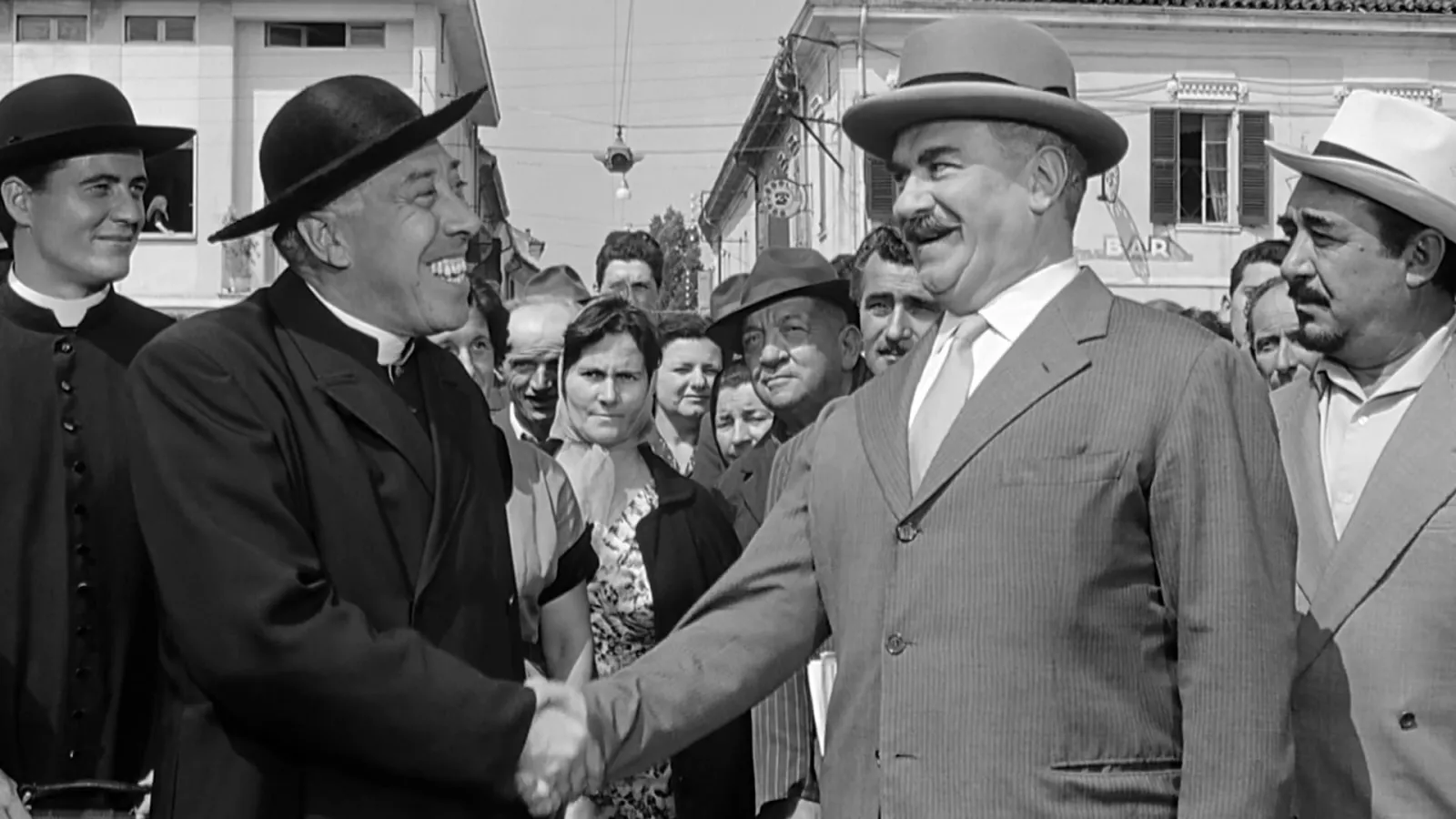 Don Camillo monsignore... ma non troppo streaming ita