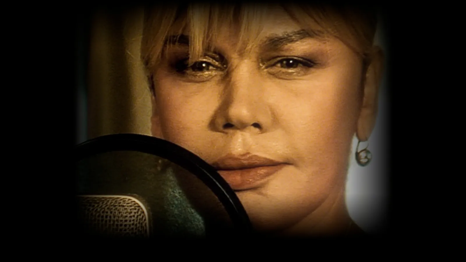 Crossing the bridge - The sound of Istanbul streaming ita