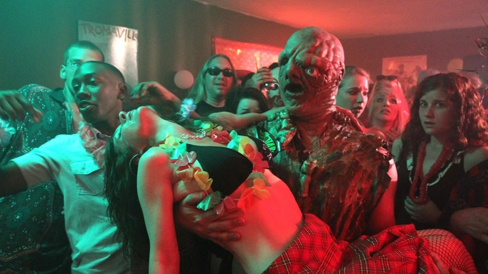 Return to Nuke 'Em High Volume 1 streaming ita
