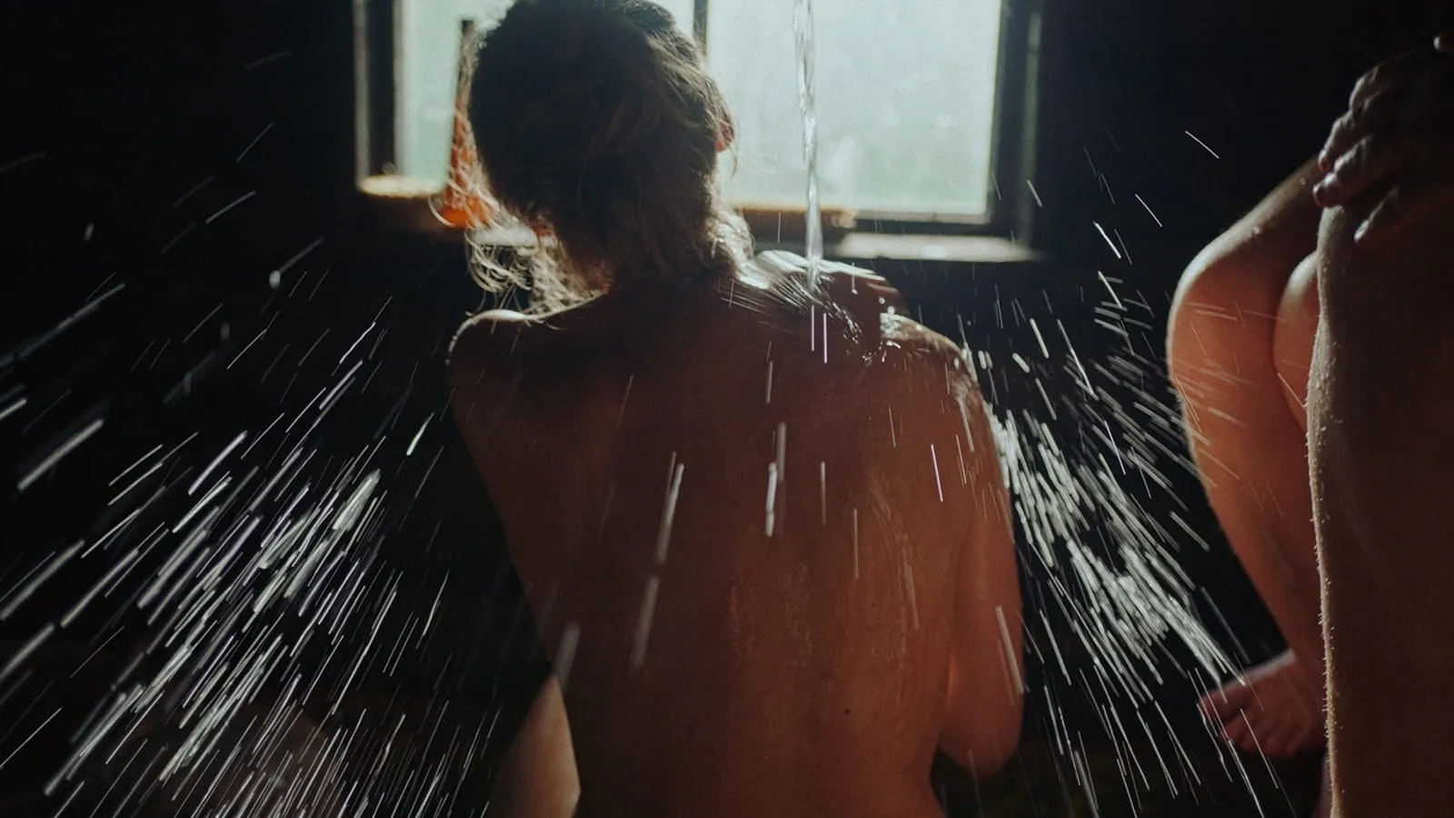 Smoke Sauna Sisterhood streaming ita