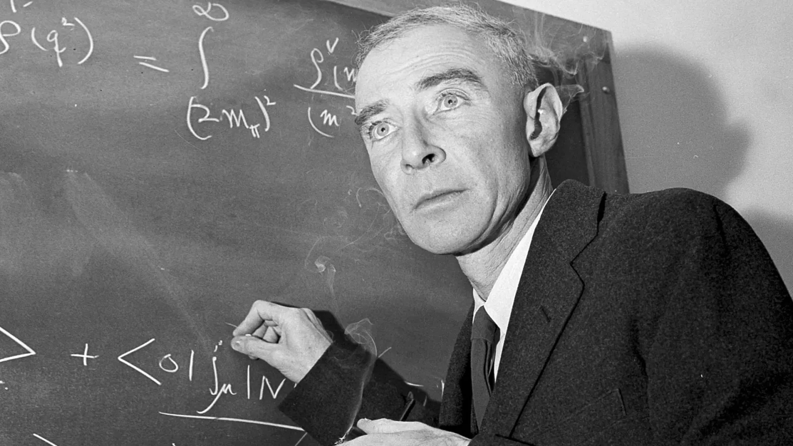 To End All War: Oppenheimer and the Atomic Bomb streaming ita